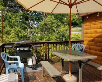 Lake George Log Cabin - Lake George - Balcony