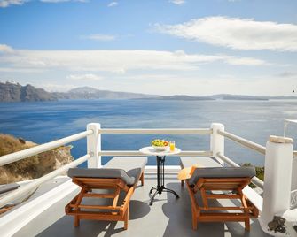 داياموند لاكشري سويتس كوليكشن - أويا - شرفة