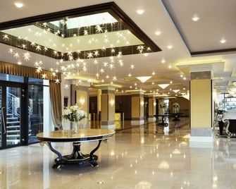 Ambassadori Tbilisi Hotel - Tiflis - Lobby