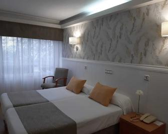 Hotel Almirante - A Coruña - Bedroom
