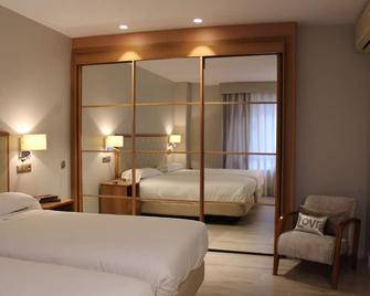 Hotel Carreño - Oviedo - Bedroom