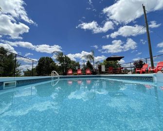 Catch More Resort - Campbellford - Pool