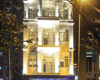 Di lusso Boutique Hotel Riverside Danang - Da Nang - Building