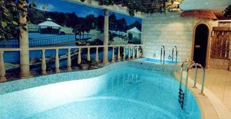 Premier Hotel - Krasnodar - Pool