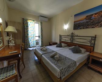 Qawra Point Holiday Complex - Saint Paul’s Bay - Habitación