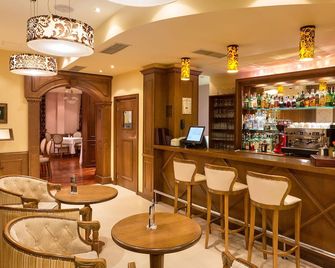 Hotel Club Central - Hissarya - Bar