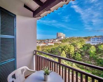 Xaloc apartamento con piscina y junto la playa - Arenal d'en Castell - Balkon