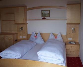 Hotel Pfeiferhof - Maranza - Bedroom