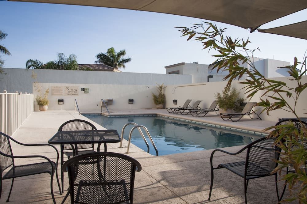 Hampton Inn by Hilton Ciudad Victoria - Ciudad Victoria - Zwembad