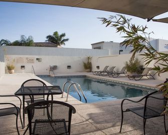 Hampton Inn by Hilton Ciudad Victoria - Ciudad Victoria - Pool