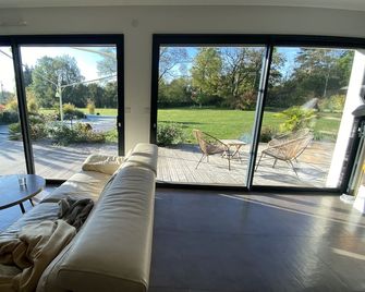 Villa Contemporaine Avec Piscine Sur 400 - Onet-le-Château - Obývací pokoj