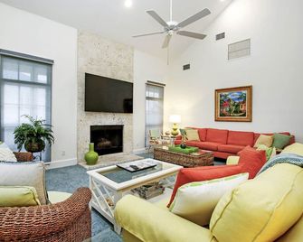 Elegant 4-Bedroom Beachfront Estate with Private Pool & Spa - Captiva - Living room