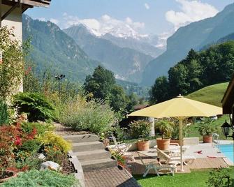 Hotel Berghof Amaranth - Wilderswil - Building