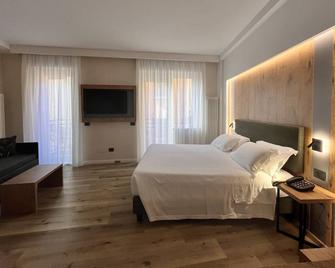 Hotel America - Trento - Bedroom