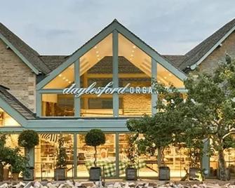 A Peaceful Cotswolds Retreat - Bourton-on-the-Water - Building