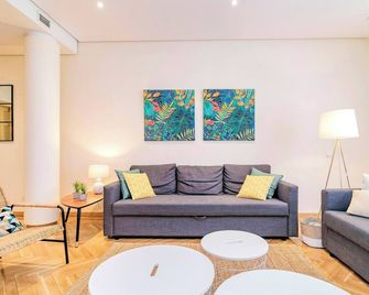Deluxe Apartment Velazquez Suites II - מדריד - סלון