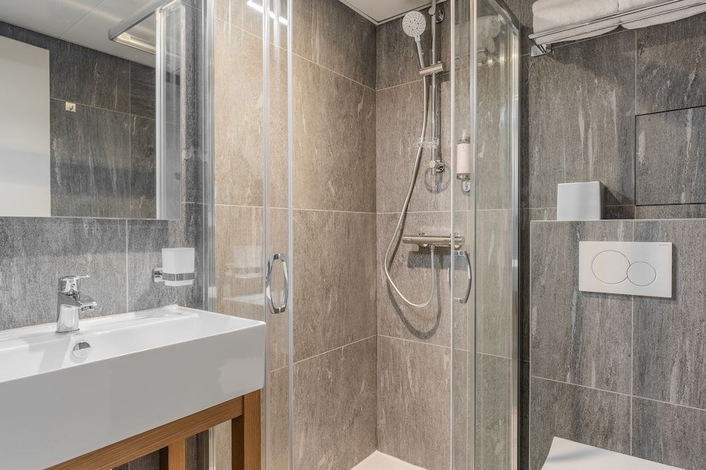 Green Park Hotel Paris - París - Baño