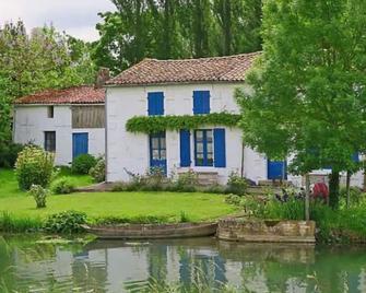 Charming house for 8 people near A10 - Mougon-Thorigné - Edificio