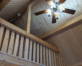 'White Mountains' at Keyser Pond Campground - Henniker - Escaleras