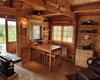 Cosy Cabin by Lake & Woods with Views - Selfoss - Dining room