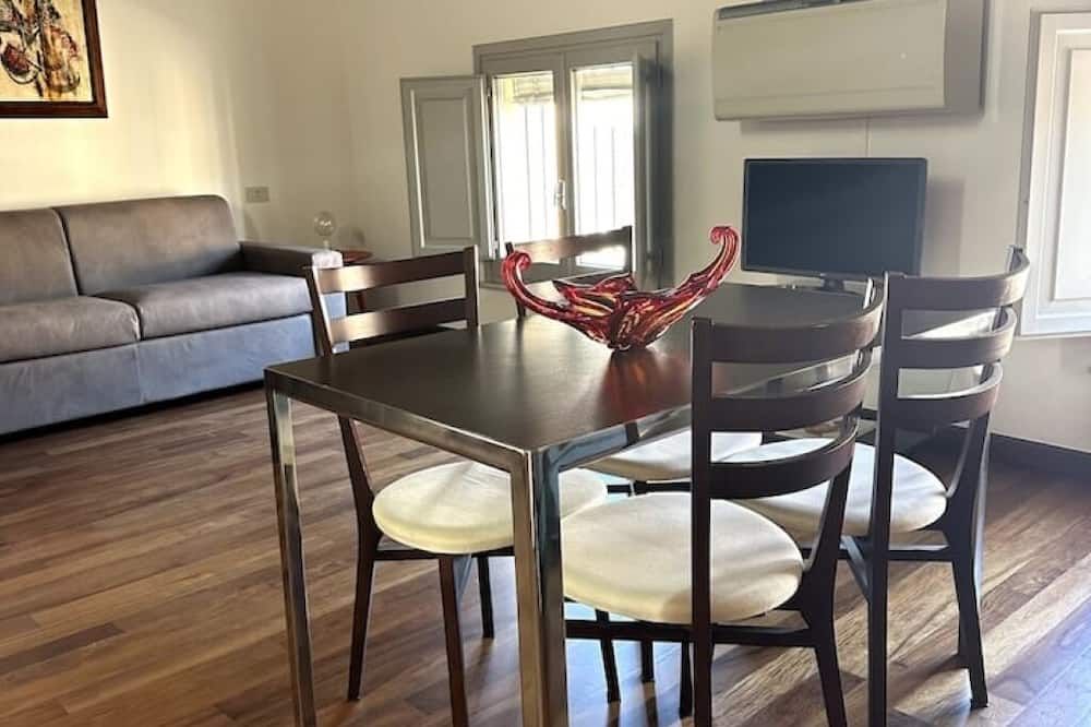 Casa Petrucci 2 centro storico, accesso ztl e park gratuito - Forlì - Sala pranzo