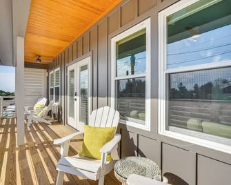 Walk to Beach: PCB Retreat w/ Heated Pool! - Panama City Beach - Balcony