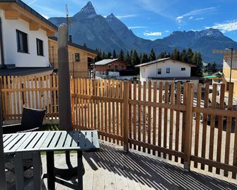 Chalet apartment with panoramic mountain views at the foot of the Zugspitze - Ehrwald - Balcon