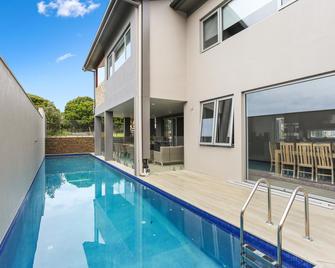 Sapphire Chambre B&B - Sapphire Beach - Piscina