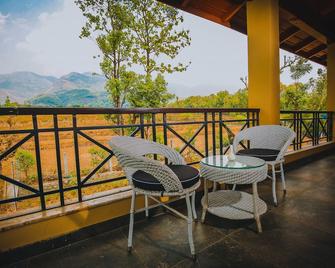 Sitabani Jungle and Spa Resort - Rāmnagar - Balcony