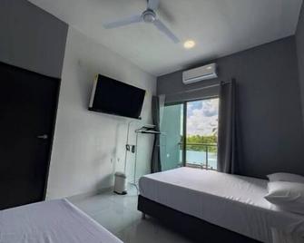 House 2 blocks from the beach for 20 people ready for your meetings. - Chelem