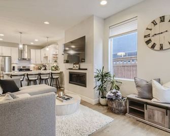 3 Story Condo with a rooftop at Sloans Lake in Downtown Denver - Denver