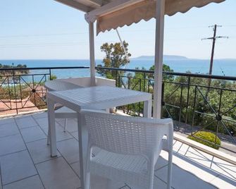 Thea Studios - Foinikounta - Balkon