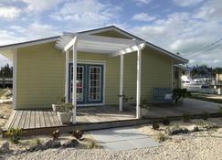 Waterfront, Family Friendly, Bahamian Retreat with Dock - West End - Building