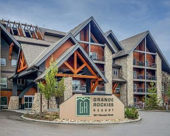 Luxury Two Queen Beds Condo - Grande Rockies Resort Indoor Parking Pool Hot Tub Gym - Canmore - Building
