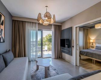 Barut GOIA - Side - Living room