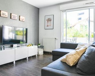 Superbe appartement avec Terrasse, piscine & Parking Privé à Marseille - Marseille - Salon