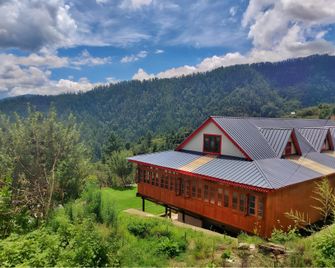 Nirvana Homes, 19th Century Wooden House - Kotkhai - Building