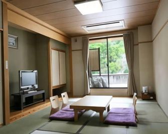 Hatukaishi hot spring Ishiuchi-yungparunas - Minamiuonuma