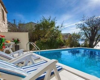 Villa Leticia In Tucepi, Private Pool - Tucepi - Басейн