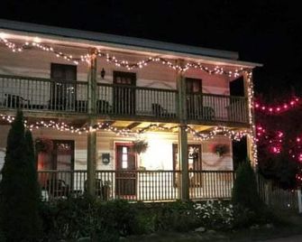 Gite au Vieux Pommier - Tadoussac - Gebäude