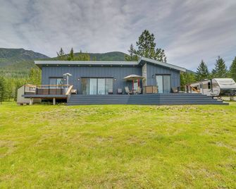 Hot Tub and Views Sunset Valley Retreat in Eureka - Eureka - Building