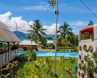 Bungalows Hye - Satipo - Piscina