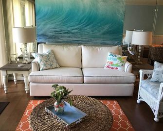 A Beachfront Paradise - Belleair Beach - Living room