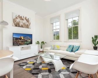 Stunning Sydney Home 6 - Sydney - Living room
