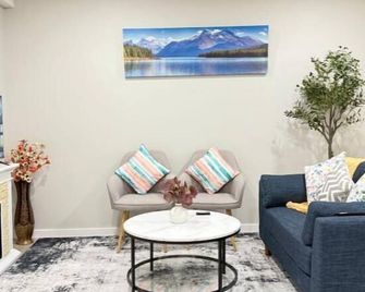 Range View Retreat/2br Suite - De Winton - Salon