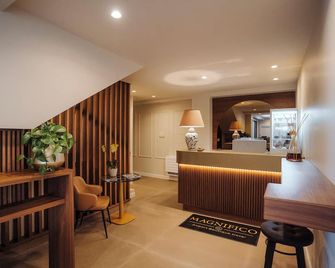 Magnifico Catania Airport - Catania - Front desk