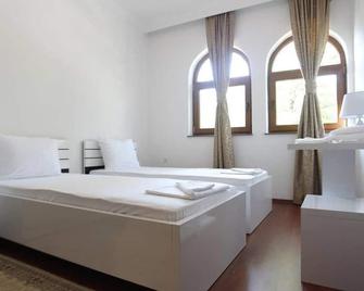 Hotel Camp Karagaq - Peć - Habitación