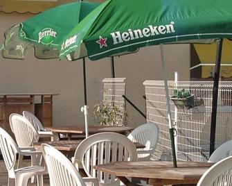 Hôtel Le Neptune - Soulac-sur-Mer - Patio