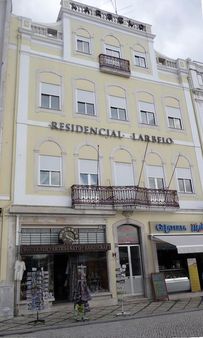 Hotel Larbelo - Coimbra - Building