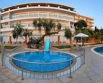 Aloha Hotel - Agios Gordios - Piscina